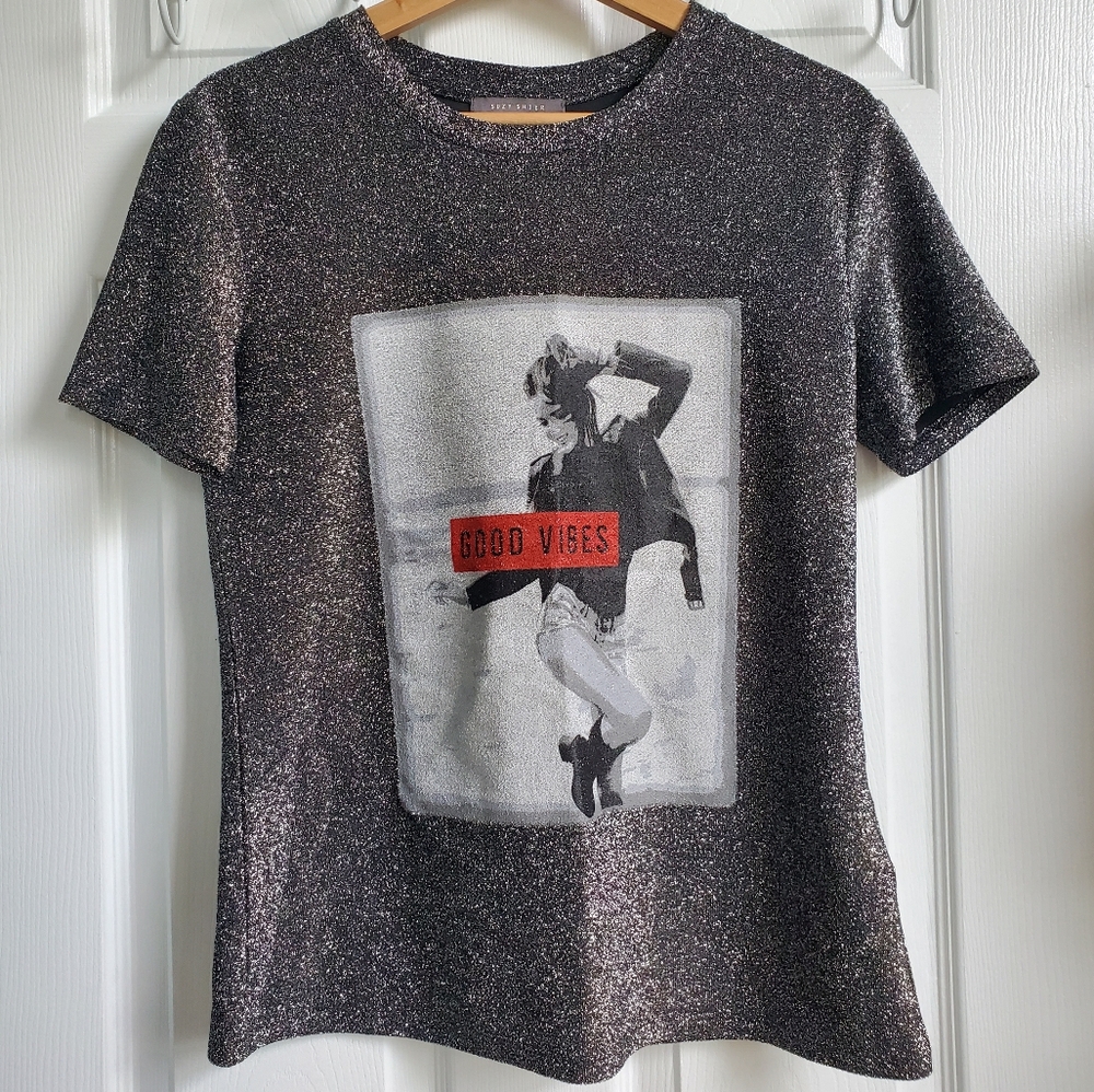 Suzy Shier | Good Vibes Sparkly Gray Silver Metallic T-Shirt Size XS/ S Printed